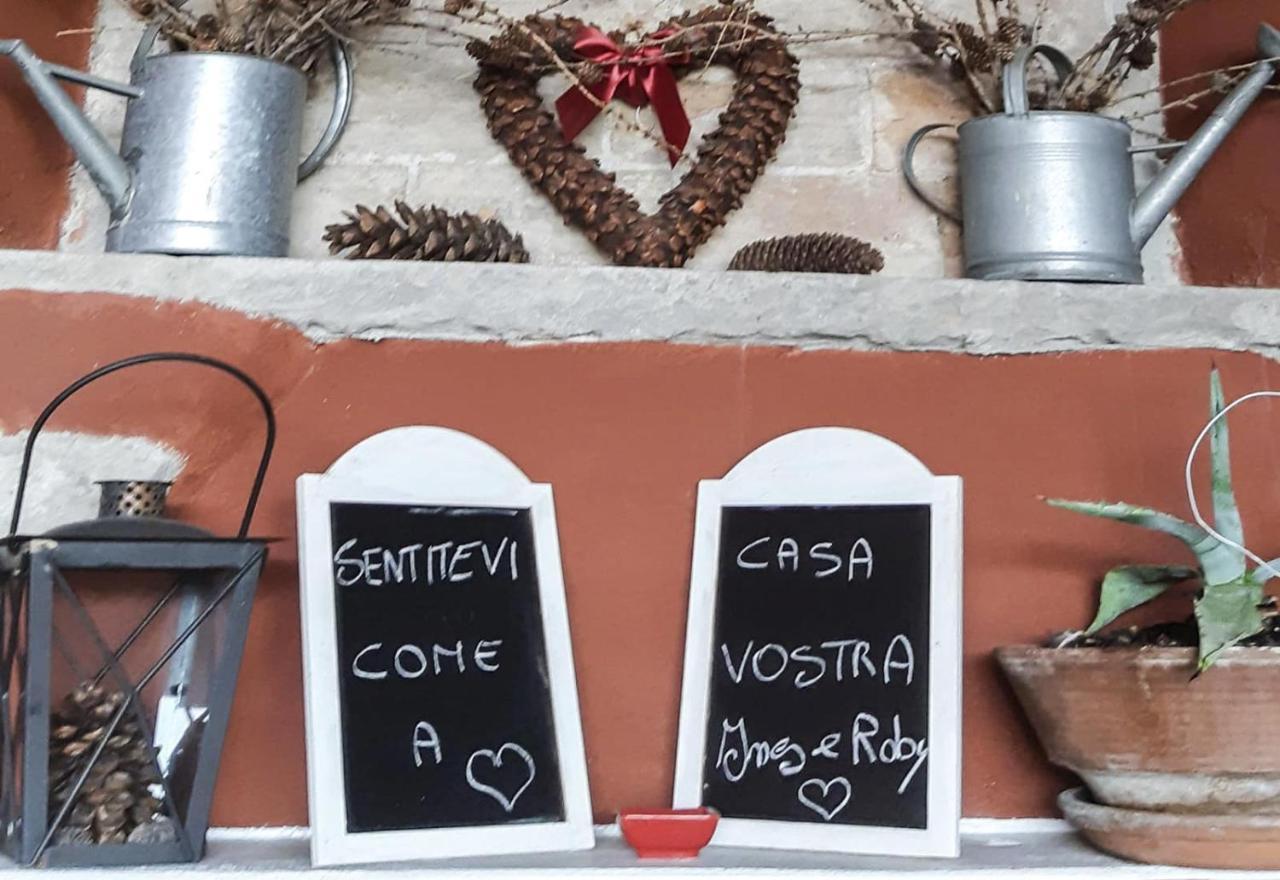 Case Vacanze Ai Burattini Adrara San Rocco Kültér fotó